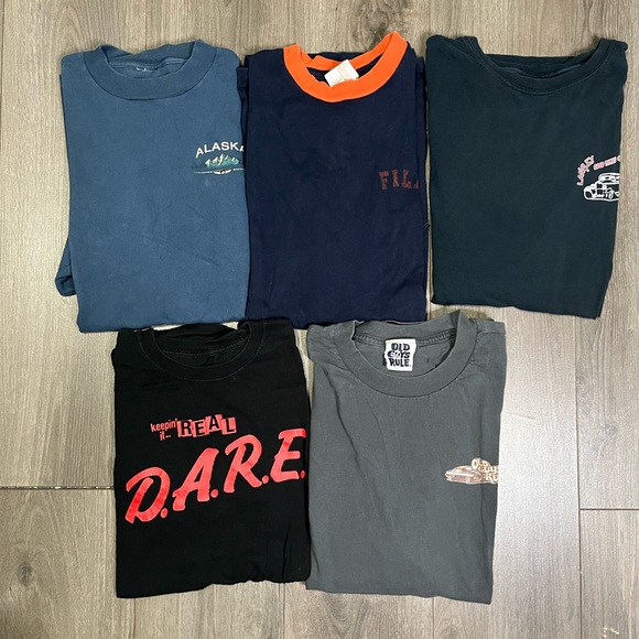 Vintage/ Graphic T-shirts - Picture 1 of 3